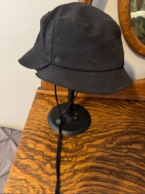 Lululemon Reversible Black Bucket Hat with Chin Strap